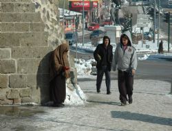 Merhamet istismarcıları iş başındaydı